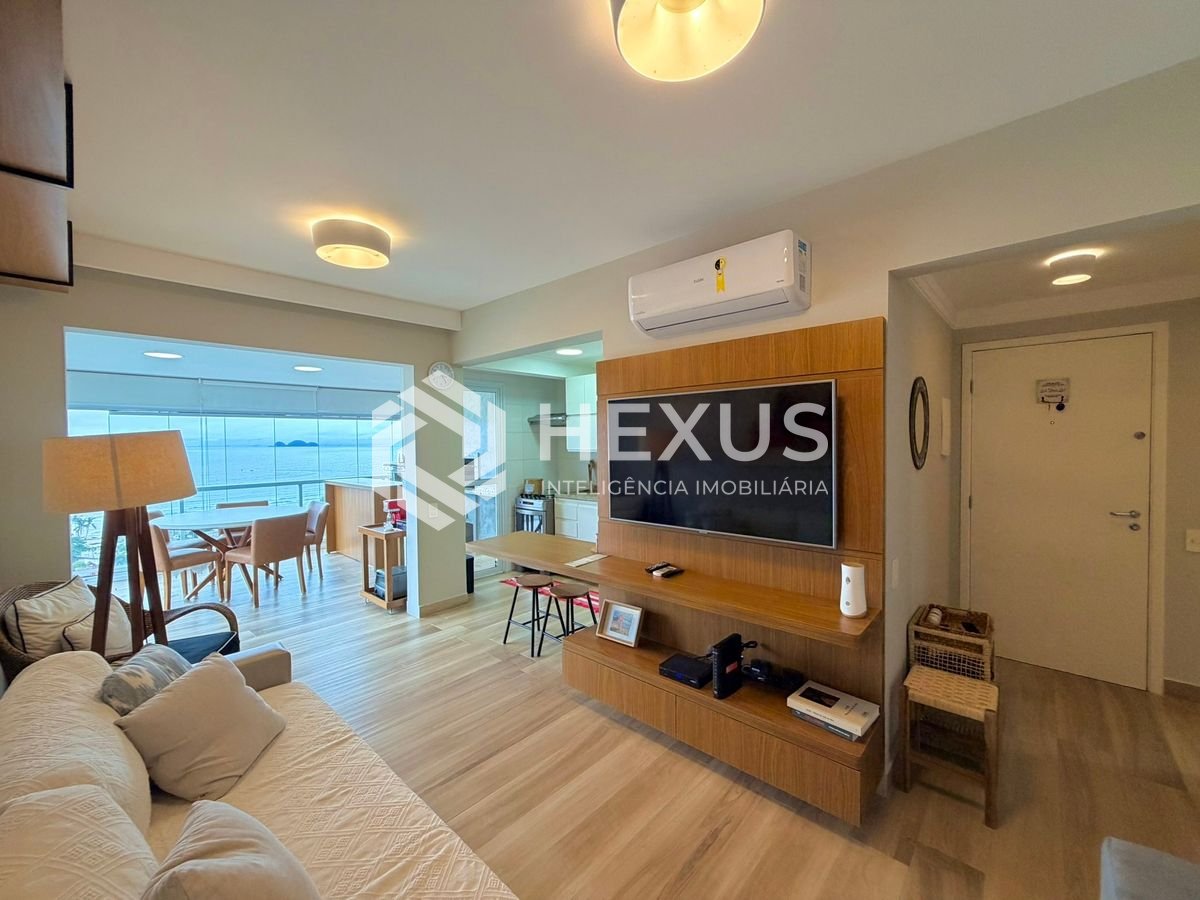 Foto 5 de Apartamento reformado com varanda gourmet vista mar e lazer na Enseada, Guarujá