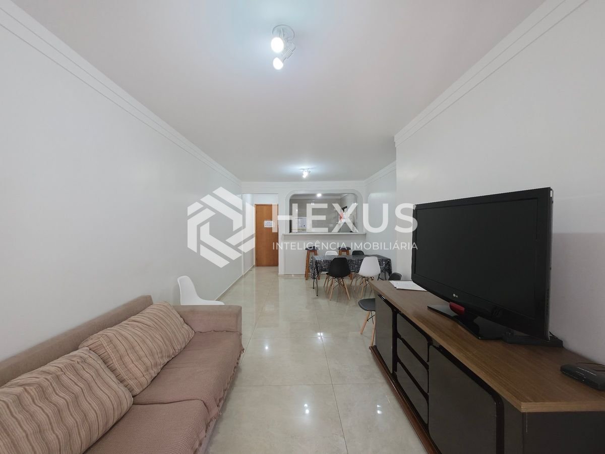 Foto 4 de Apartamento com varanda e lazer a 200m da praia nas Pitangueiras, Guarujá