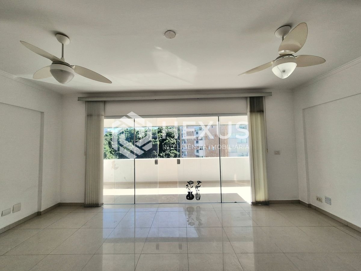 Foto 5 de Apartamento  com varanda à 1 quadra da praia no Jardim Astúrias, Guarujá