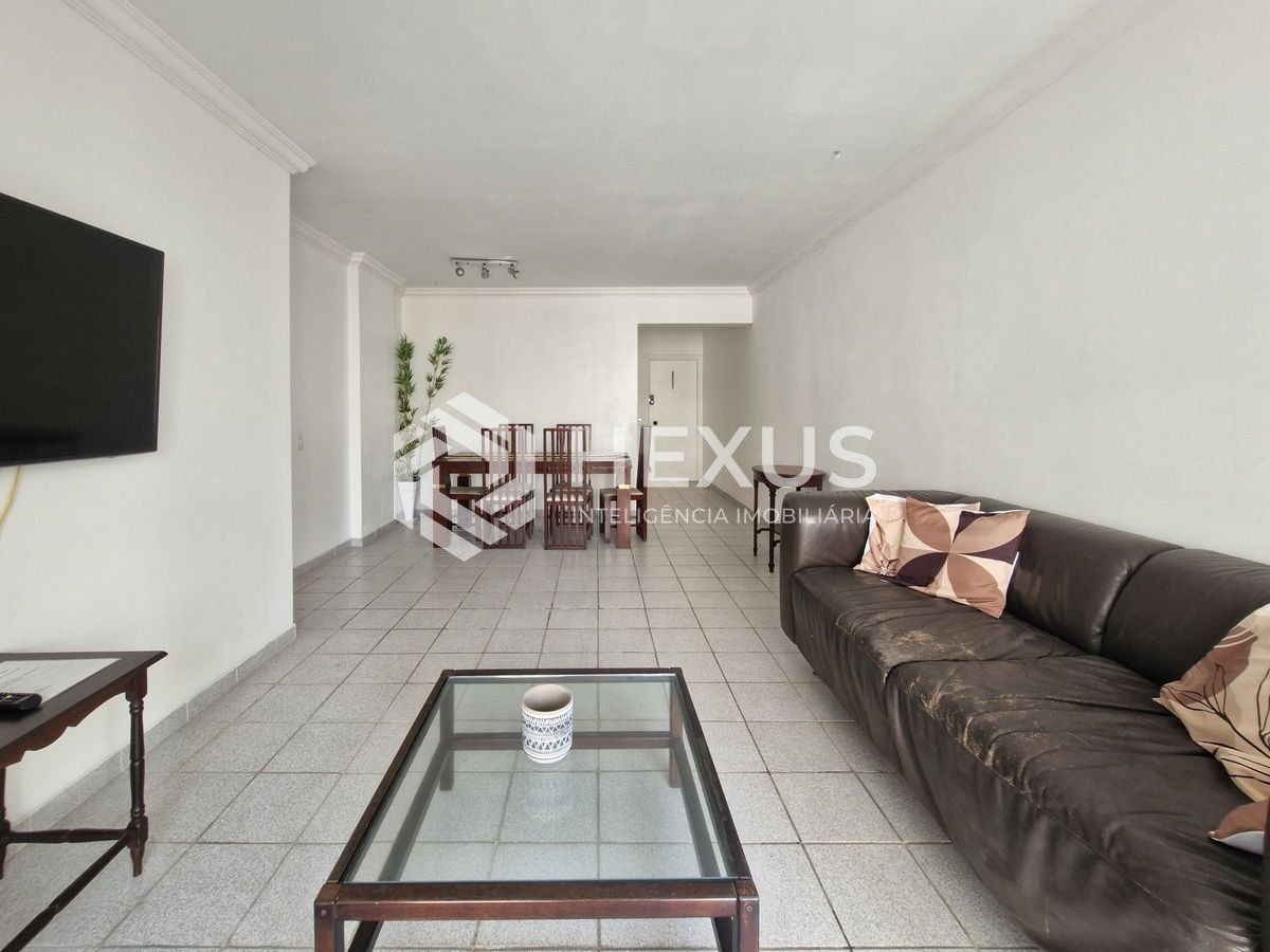 Foto 3 de Apartamento com varanda a 150m da praia na região da Barra Funda nas Pitangueiras, Guarujá