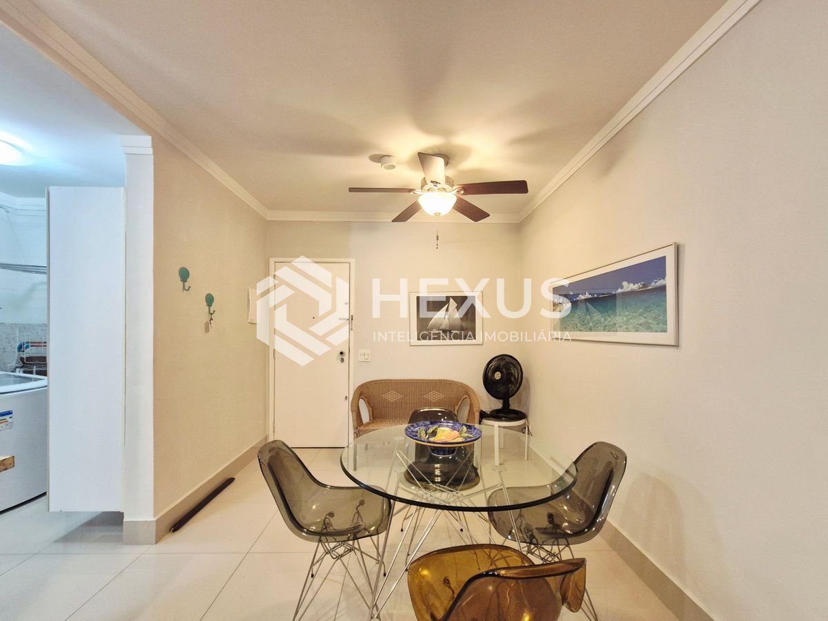 Foto 4 de Apartamento com varanda e lazer a 1 quadra da praia na região da Barra Funda nas Pitangueiras, Guarujá