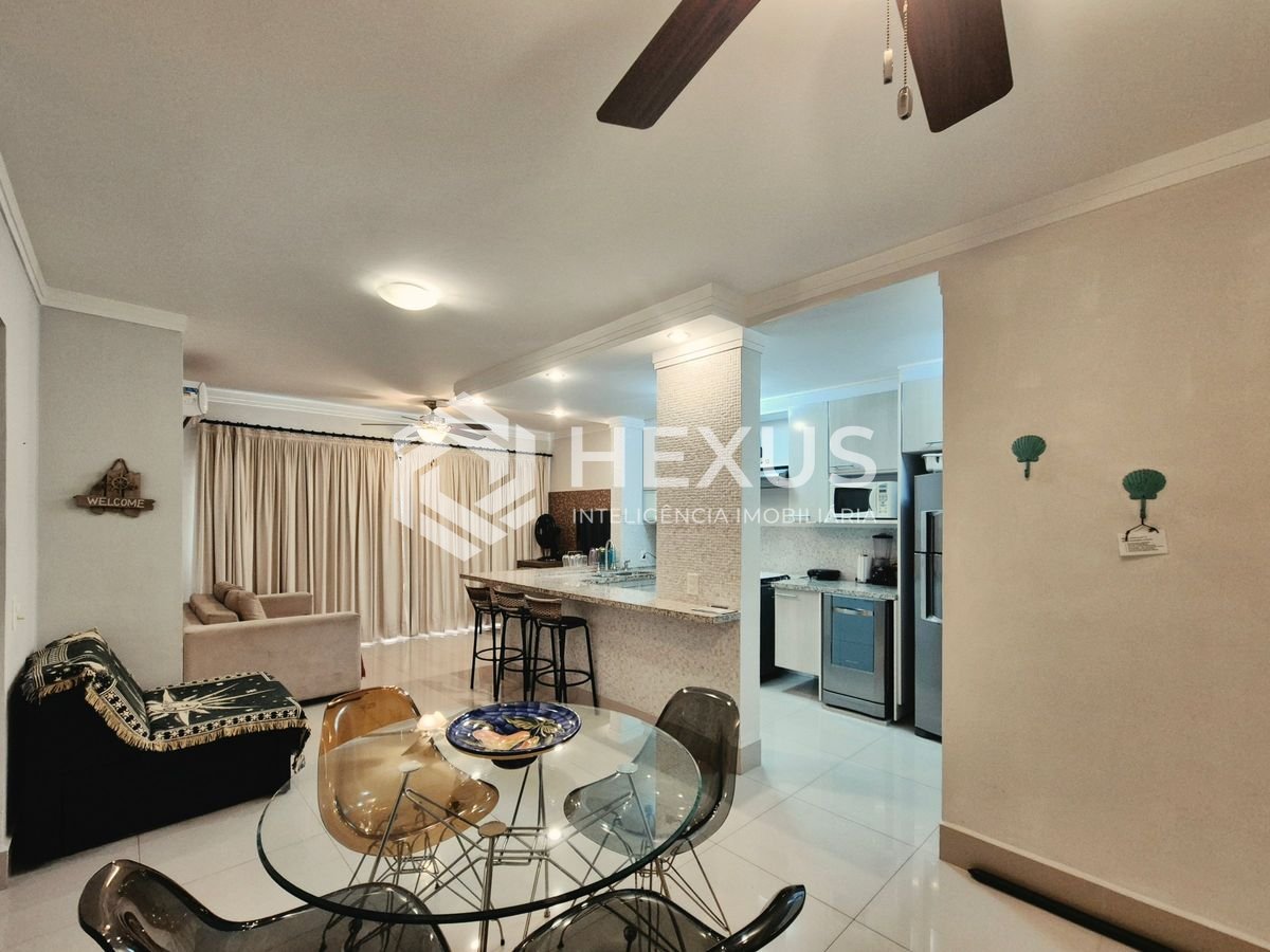 Foto 2 de Apartamento com varanda e lazer a 1 quadra da praia na região da Barra Funda nas Pitangueiras, Guarujá