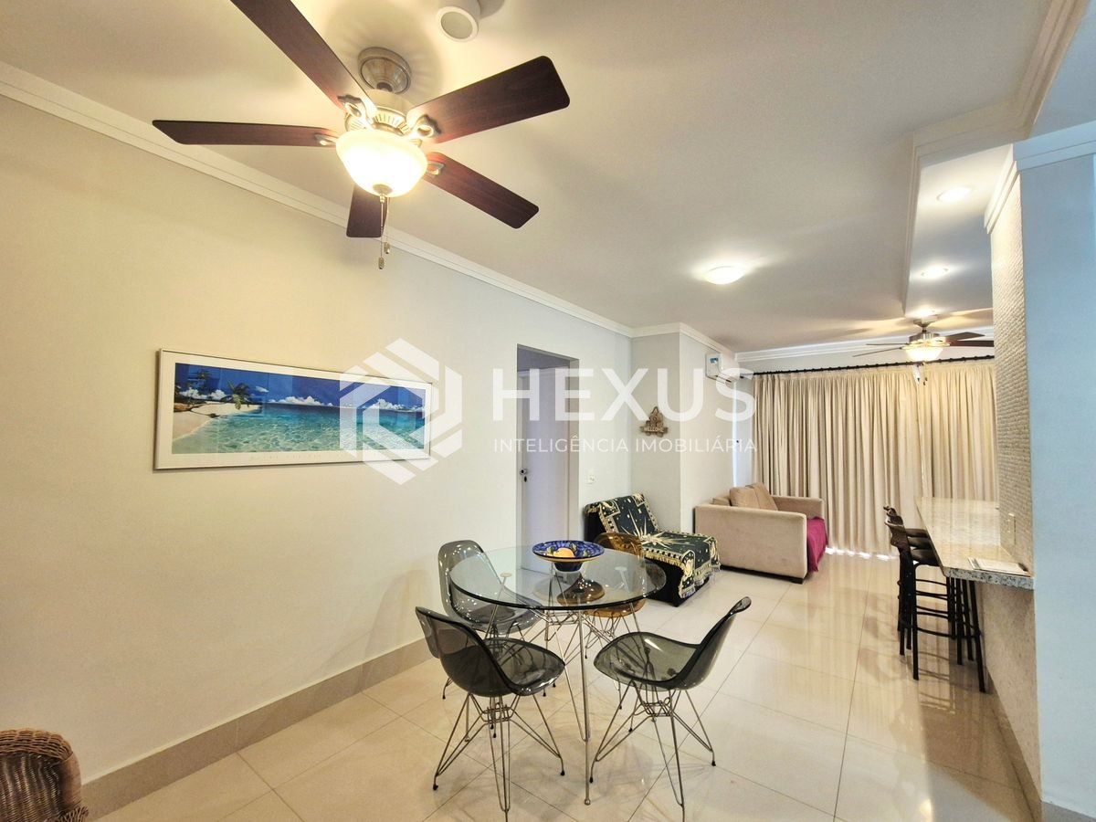 Foto 3 de Apartamento com varanda e lazer a 1 quadra da praia na região da Barra Funda nas Pitangueiras, Guarujá