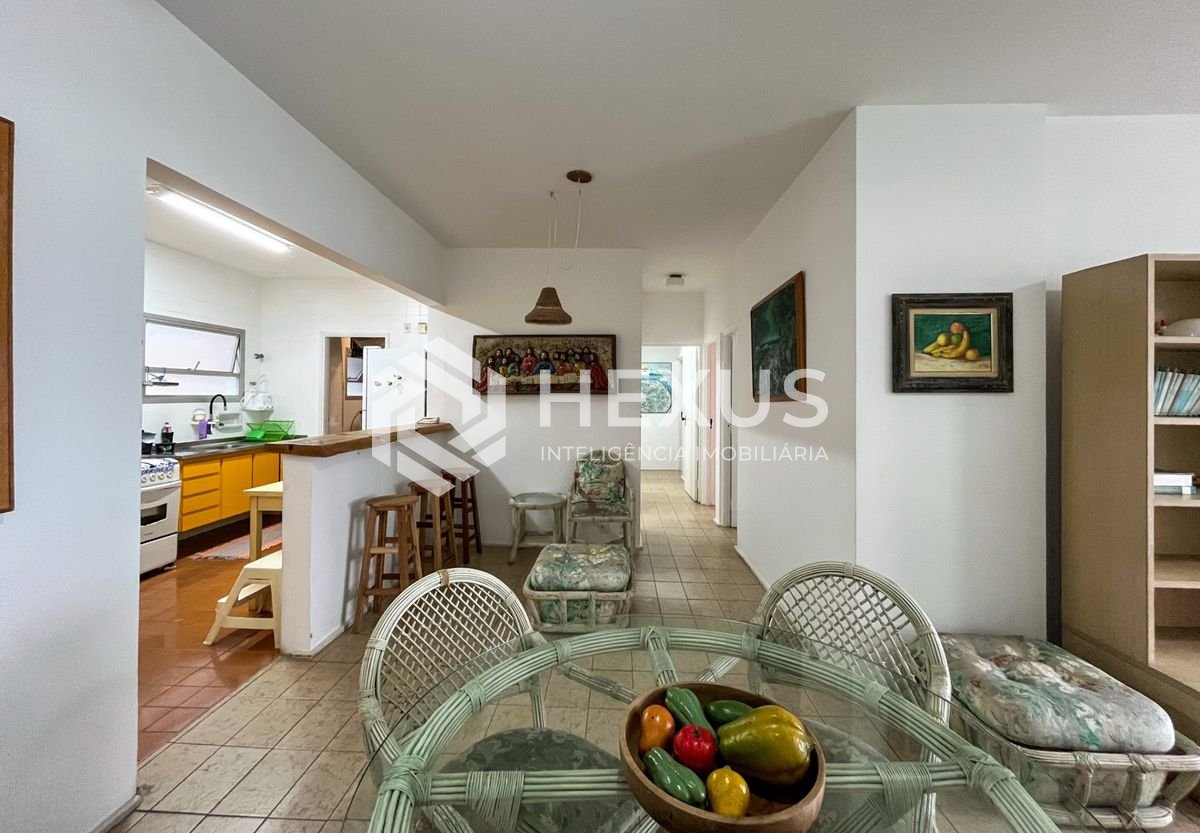 Foto 4 de Apartamento frente mar com varanda vista mar e lazer nas Pitangueiras, Guarujá