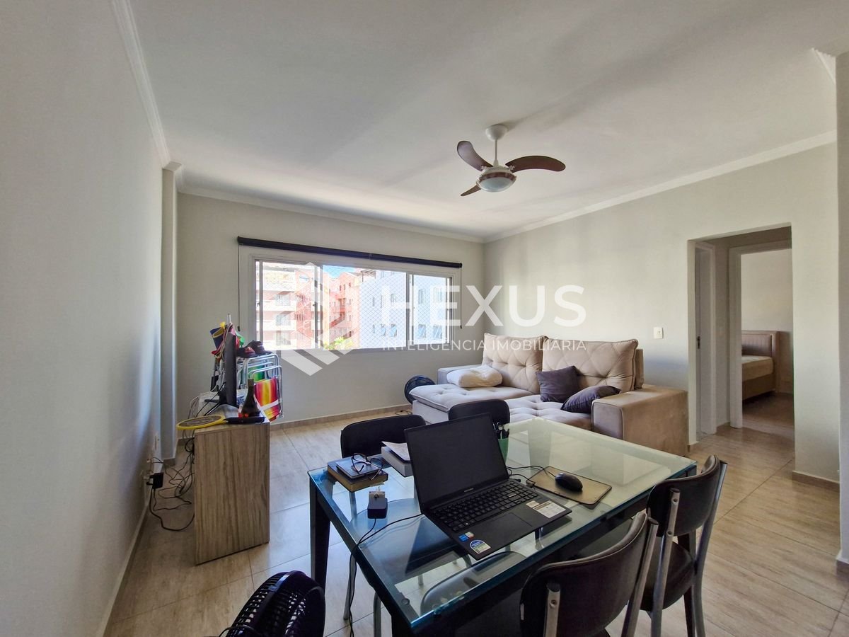 Foto 3 de Apartamento reformado a 200m da praia no Jardim Astúrias, Guarujá