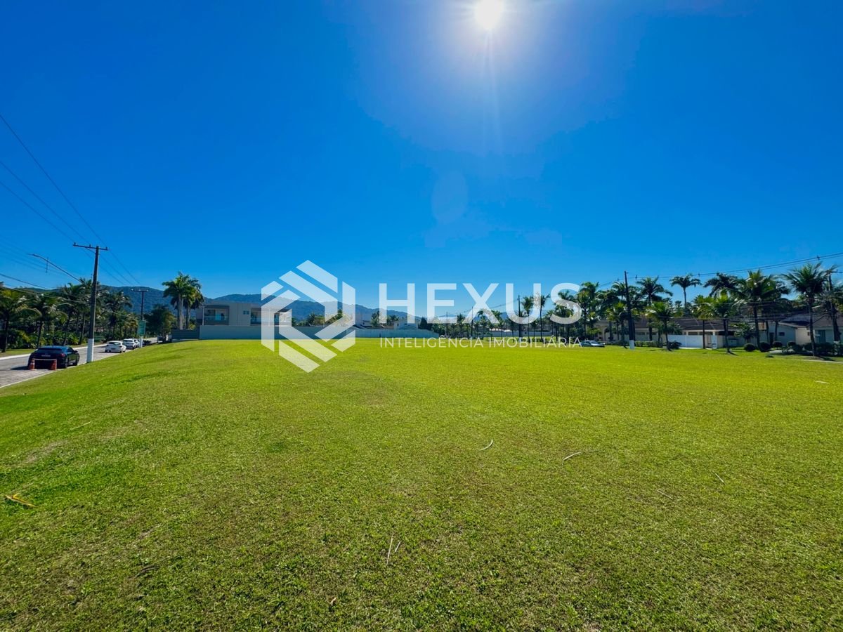 Foto 3 de Terreno de 1.177 m² frente avenida no Jardim Acapulco, Guarujá
