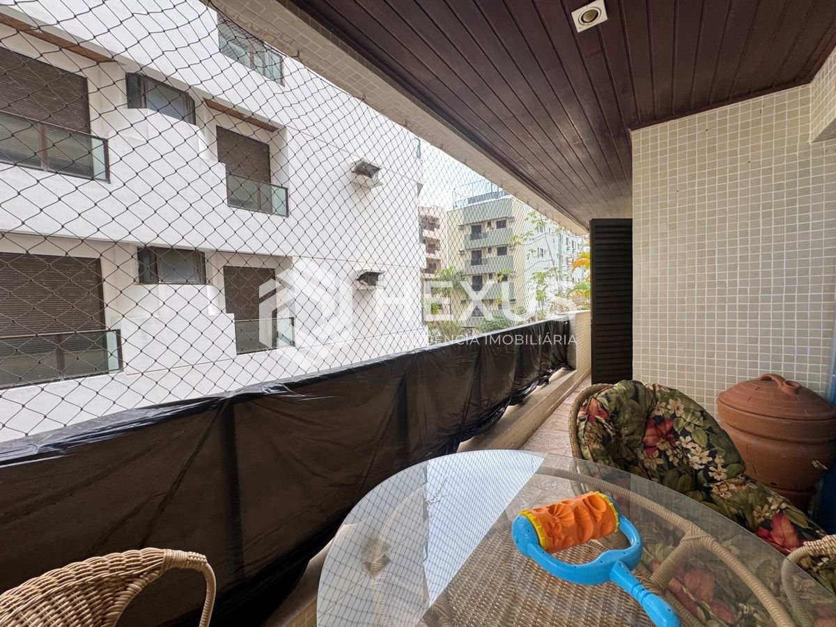 Foto 4 de Apartamento com varanda e lazer a 250m da praia na região do Tortugas na Enseada, Guarujá