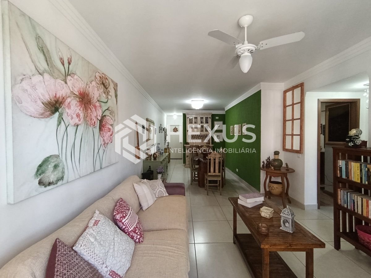 Foto 4 de Apartamento reformado com varanda a 350m da praia na Enseada, Guarujá