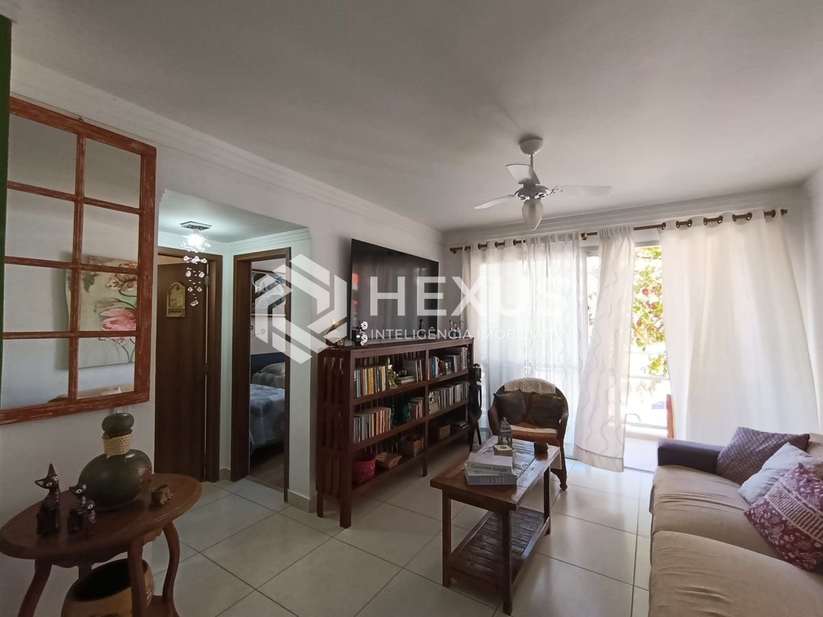 Foto 3 de Apartamento reformado com varanda a 350m da praia na Enseada, Guarujá