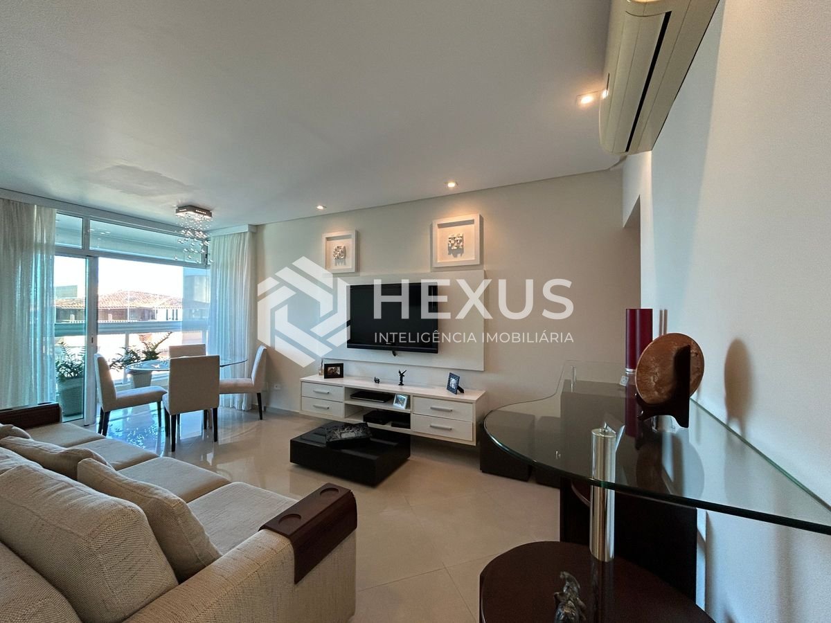 Foto 4 de Apartamento reformado com varanda gourmet e lazer a 250m da praia na região do Tortugas na Enseada, Guarujá