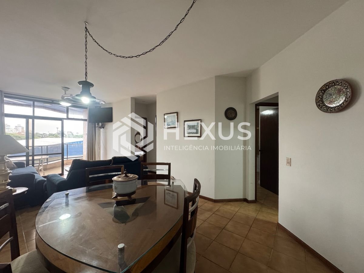 Foto 4 de Apartamento com varanda vista mar a 50m da praia na Enseada, Guarujá