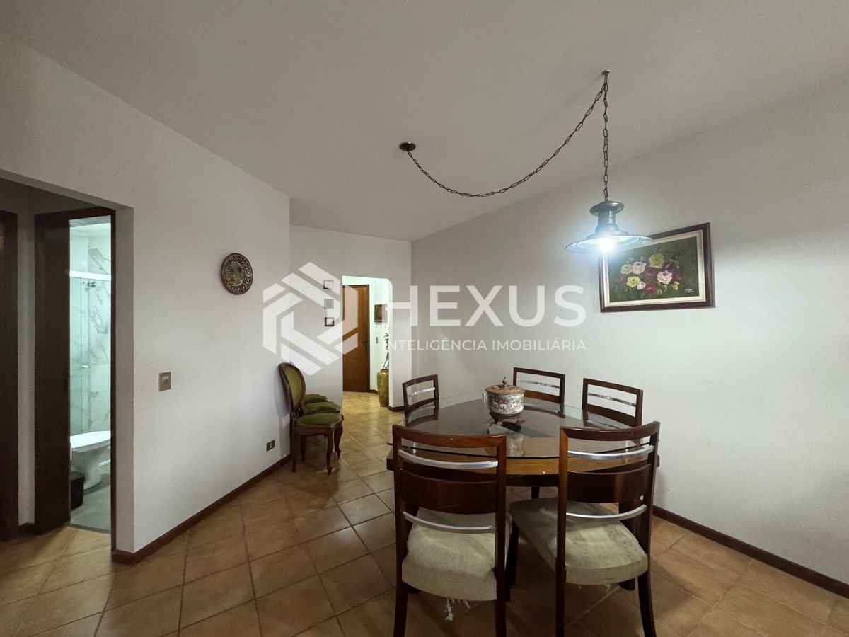 Foto 5 de Apartamento com varanda vista mar a 50m da praia na Enseada, Guarujá