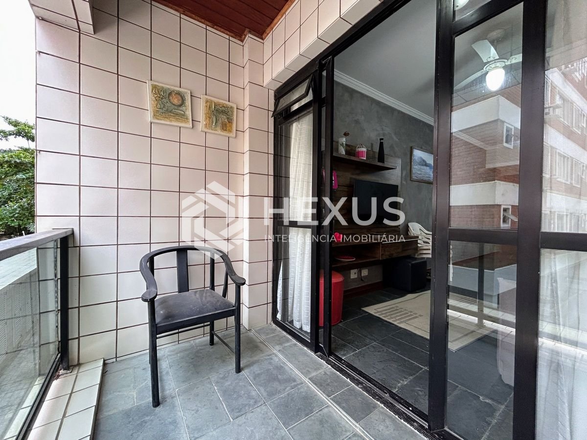 Foto 3 de Apartamento com varanda na Enseada, Guarujá