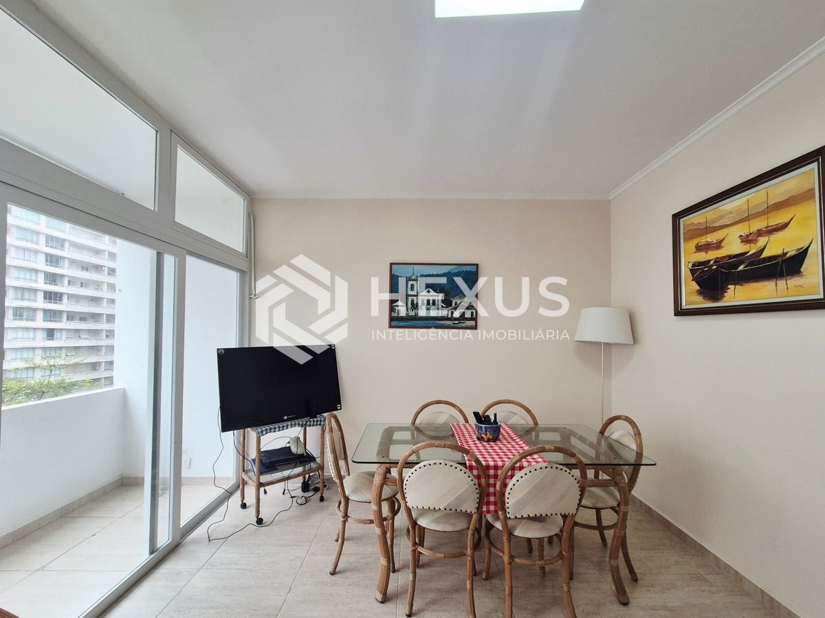Foto 4 de Apartamento com varanda vista mar a 50m da praia nas Pitangueiras, Guarujá