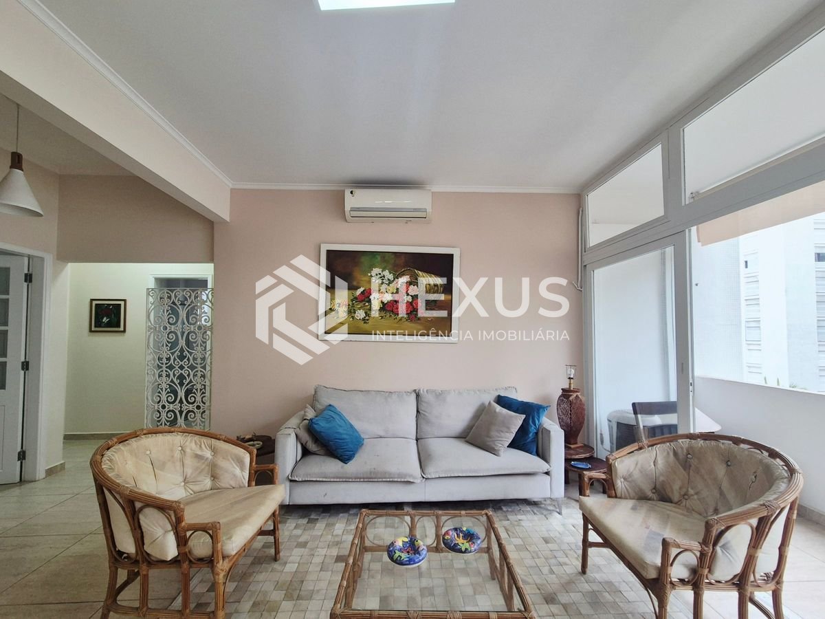 Foto 3 de Apartamento com varanda vista mar a 50m da praia nas Pitangueiras, Guarujá