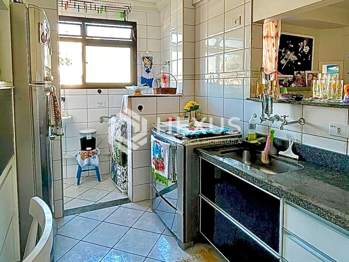 Foto 5 de Apartamento de 2 dormitórios, a 600 metros da Praia da Enseada.