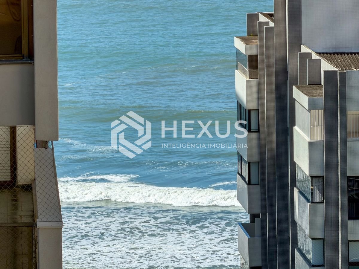 Foto 3 de Apartamento reformado com varanda gourmet vista mar no Jardim Astúrias, Guarujá