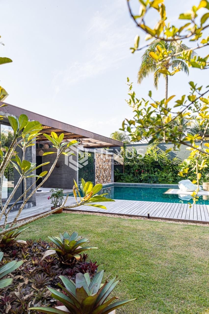 Foto 4 de Casa reformada de alto padrão com área gourmet e piscina no Acapulco, Guarujá