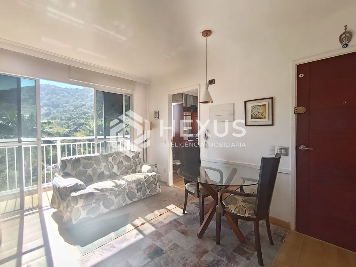 Foto 4 de Apartamento com varanda e lazer a 400m da praia na região do Tortugas na Enseada, Guarujá