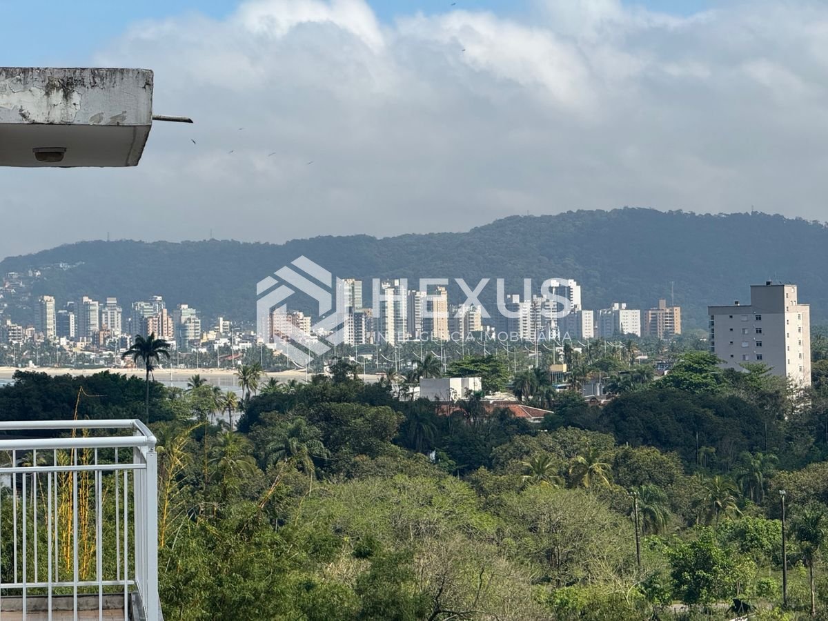 Foto 3 de Apartamento reformado com varanda vista mar a 400m da praia na Enseada, Guarujá