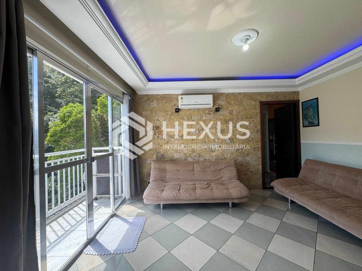 Foto 5 de Apartamento reformado com varanda vista mar a 400m da praia na Enseada, Guarujá