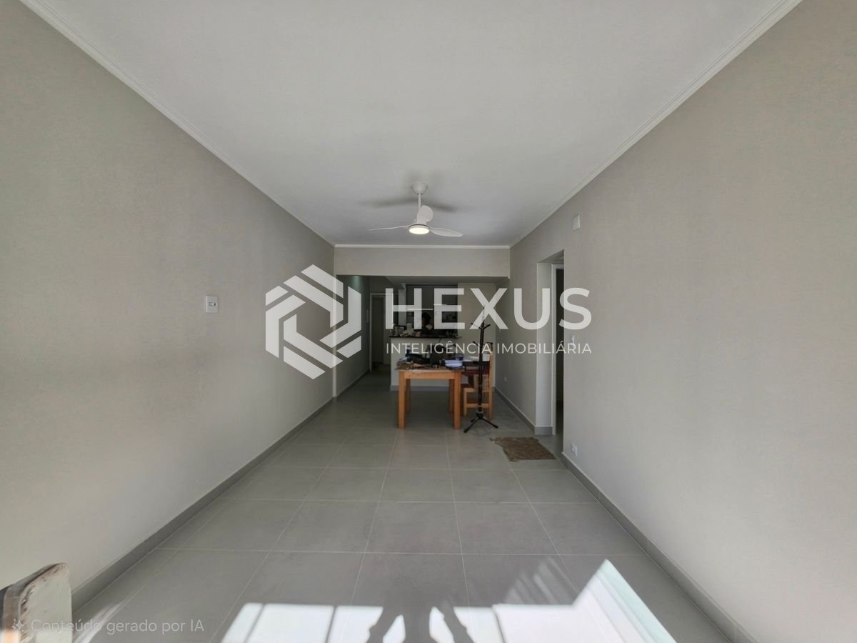 Foto 3 de Apartamento reformado com varanda e lazer nas Pitangueiras, Guarujá