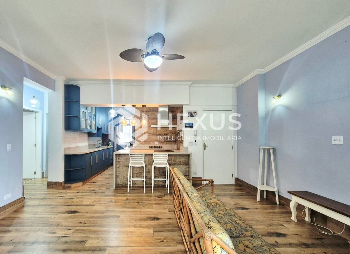 Foto 4 de Apartamento frente mar com varanda e lazer nas Pitangueiras, Guarujá