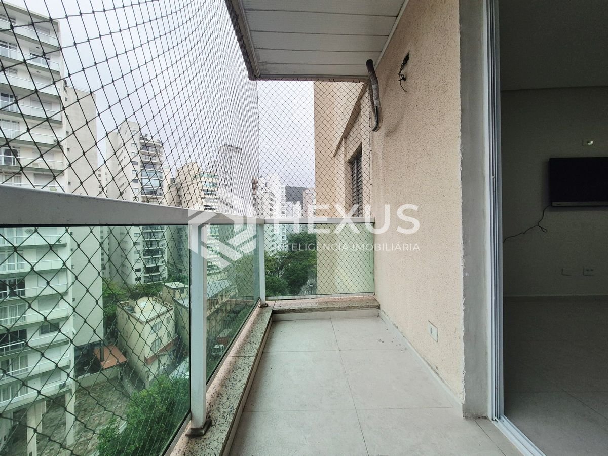 Foto 5 de Apartamento com varanda vista mar a 1 quadra da praia nas Pitangueiras, Guarujá