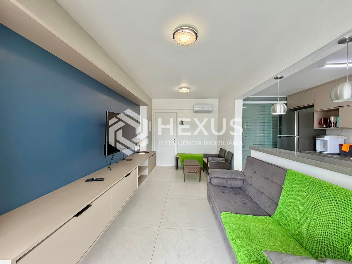 Foto 3 de Apartamento reformado com varanda gourmet vista mar e lazer na Enseada, Guarujá