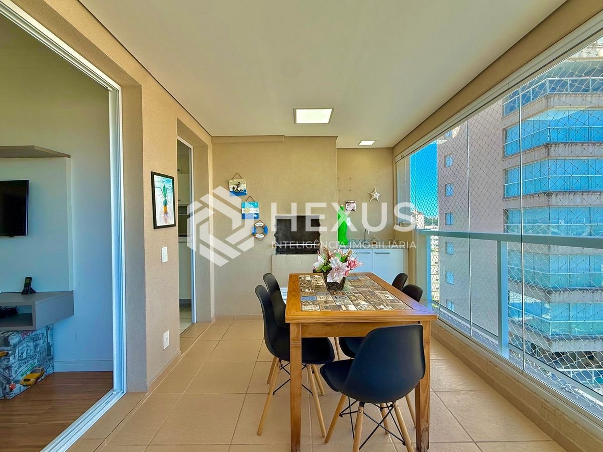 Foto 3 de Apartamento reformado com varanda gourmet vista mar e lazer a 300m da praia nas Tortugas na Enseada, Guarujá