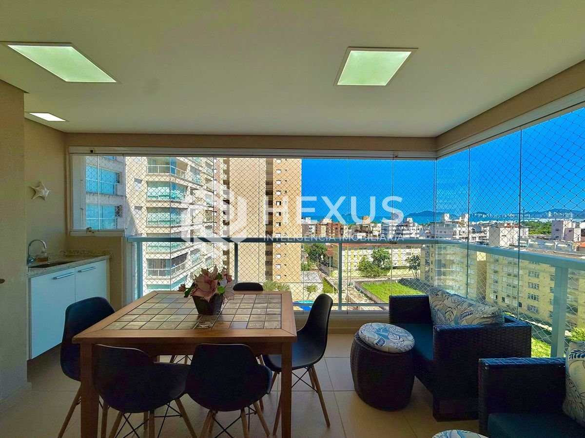 Foto 4 de Apartamento reformado com varanda gourmet vista mar e lazer a 300m da praia nas Tortugas na Enseada, Guarujá