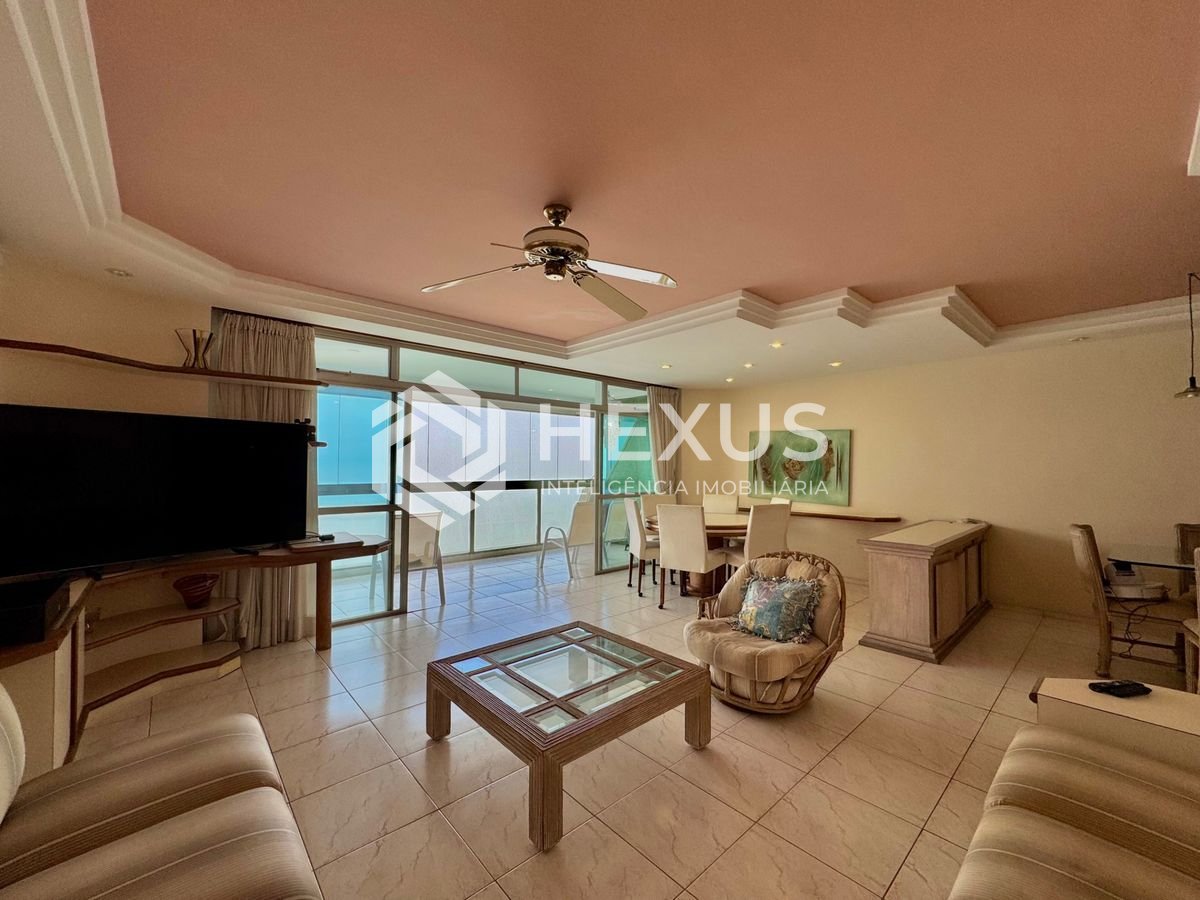 Foto 3 de Apartamento reformado frente mar com varanda vista mar e lazer no Jardim Astúrias, Guarujá