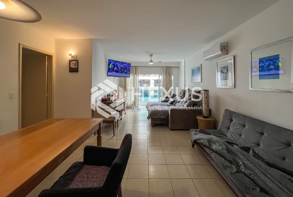 Foto 4 de Apartamento com varanda vista mar e lazer na quadra mar da praia nas Pitangueiras, Guarujá