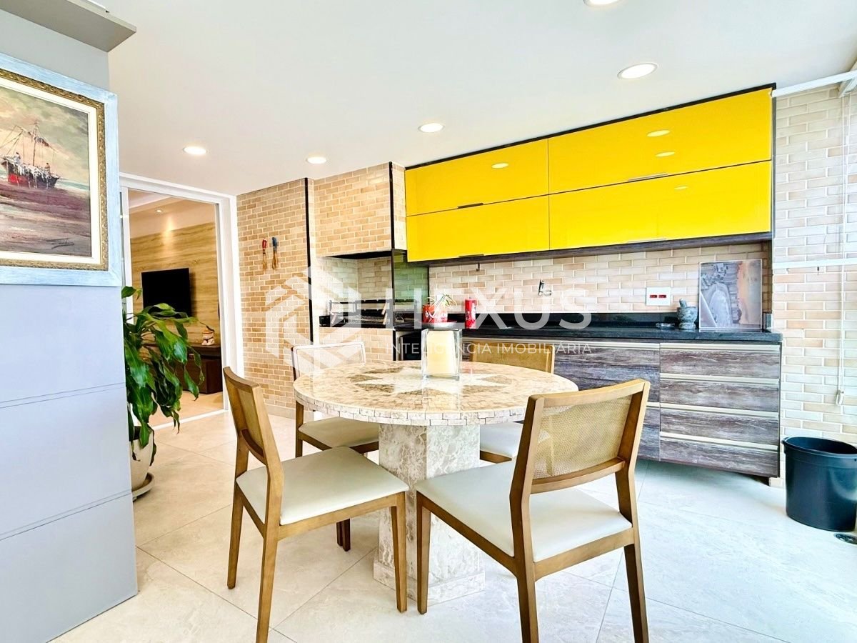 Foto 5 de Apartamento reformado frente mar com varanda gourmet vista mar e lazer na região do Galhetas no Jardim Astúrias, Guarujá