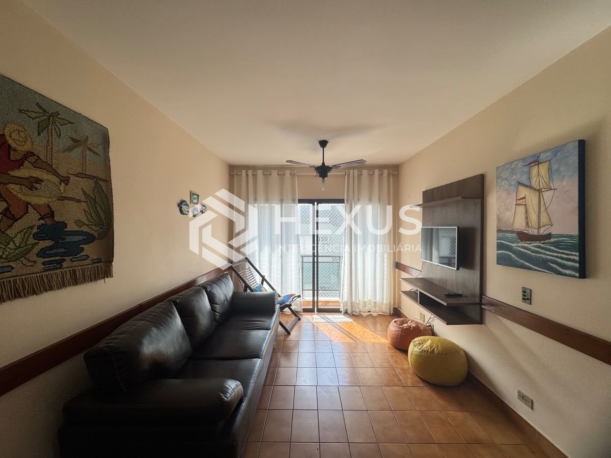 Foto 3 de Apartamento com varanda a 450m da praia na região do Aquário na Enseada, Guarujá