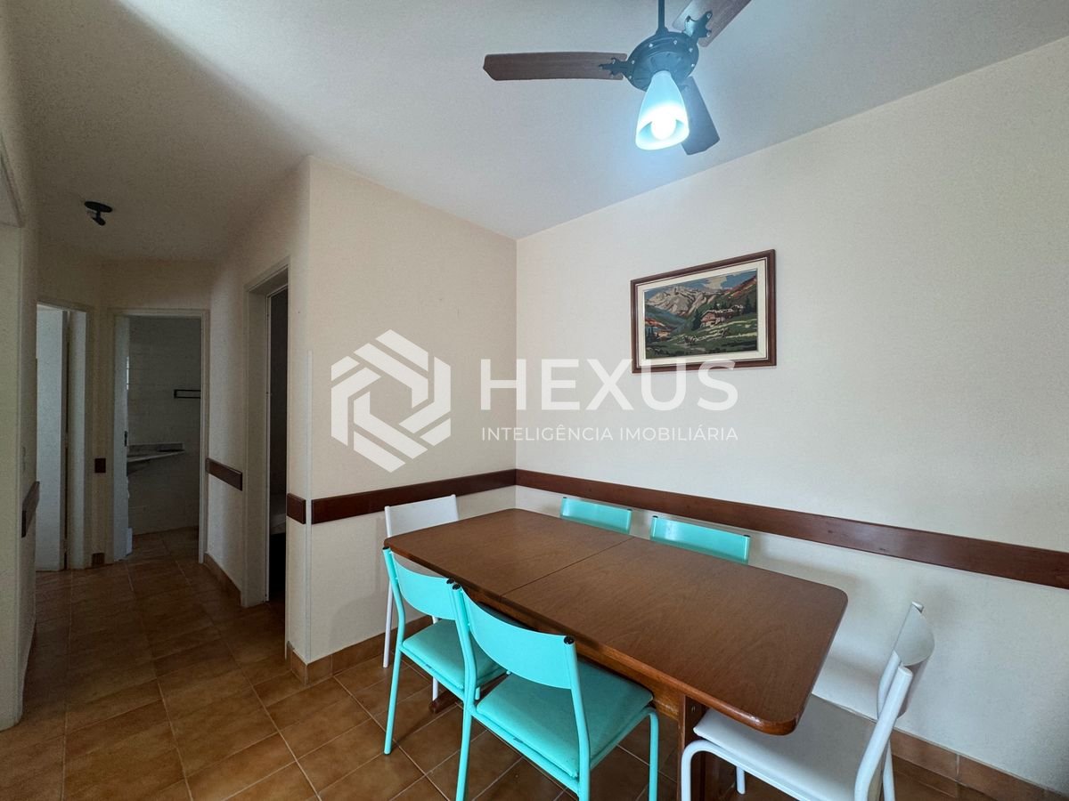 Foto 4 de Apartamento com varanda a 450m da praia na região do Aquário na Enseada, Guarujá