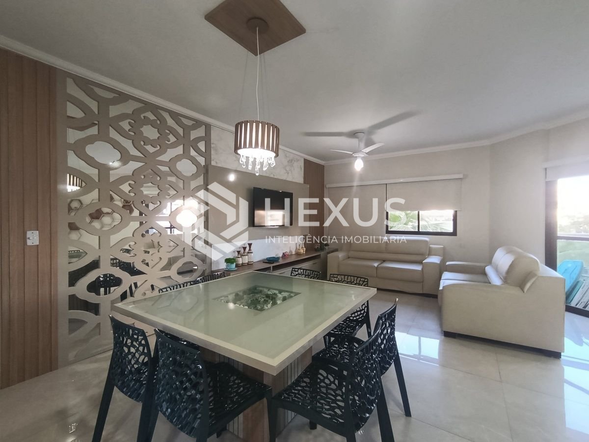 Foto 4 de Apartamento reformado com varanda e lazer a 300m da praia na região do Tortugas na Enseada, Guarujá