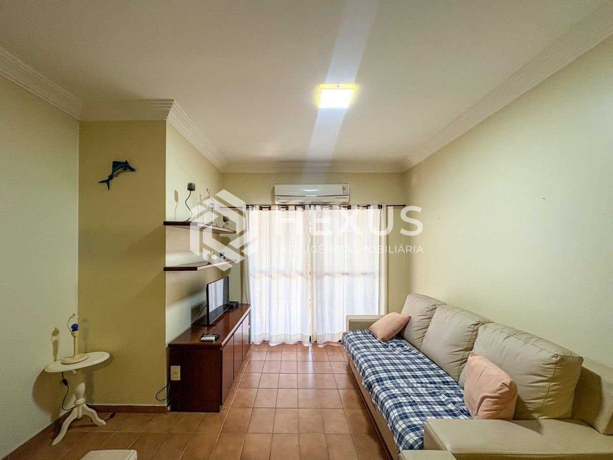 Foto 2 de Apartamento com varanda e lazer a 200m da praia na Enseada, Guarujá