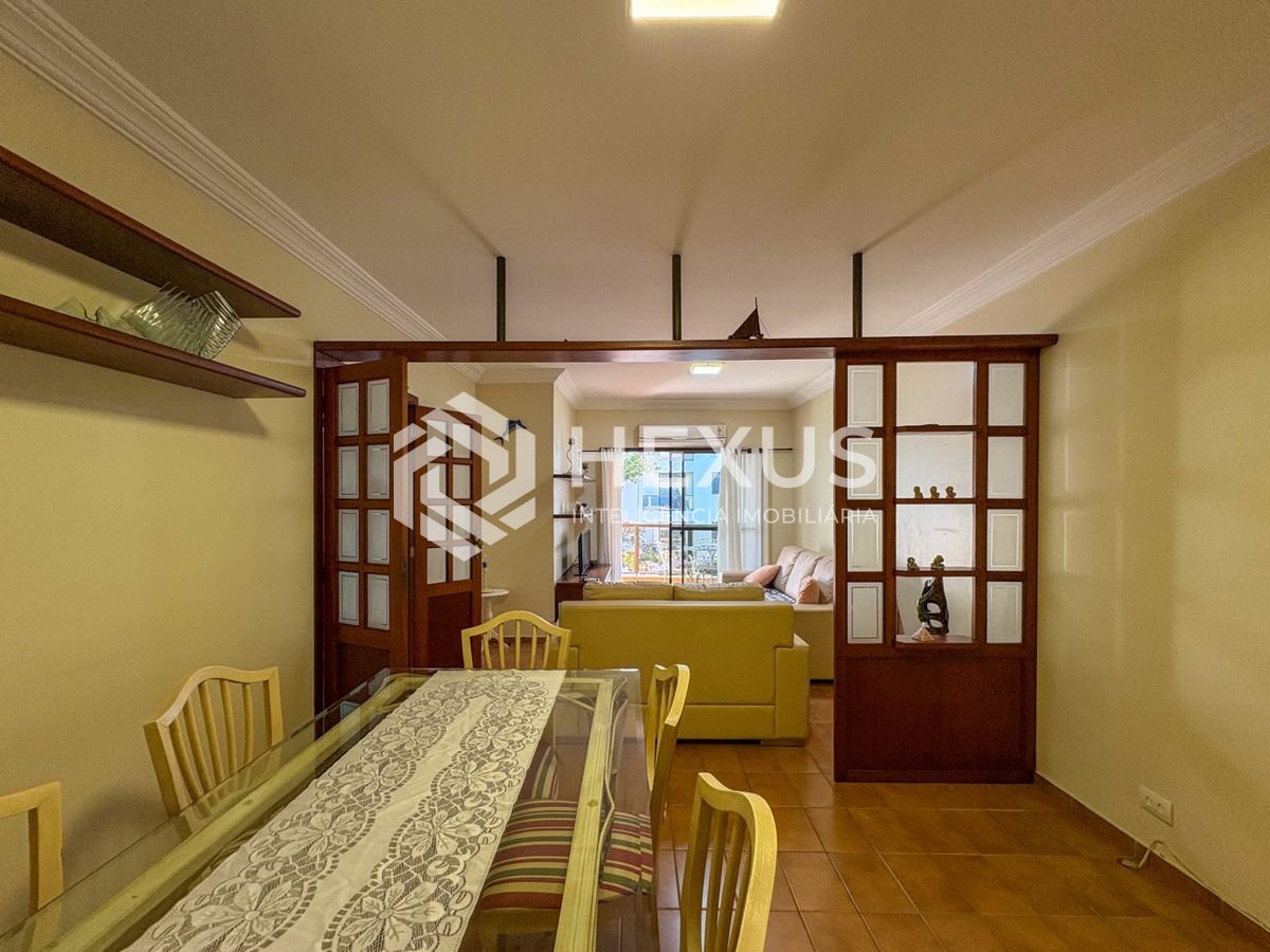 Foto 4 de Apartamento com varanda e lazer a 200m da praia na Enseada, Guarujá