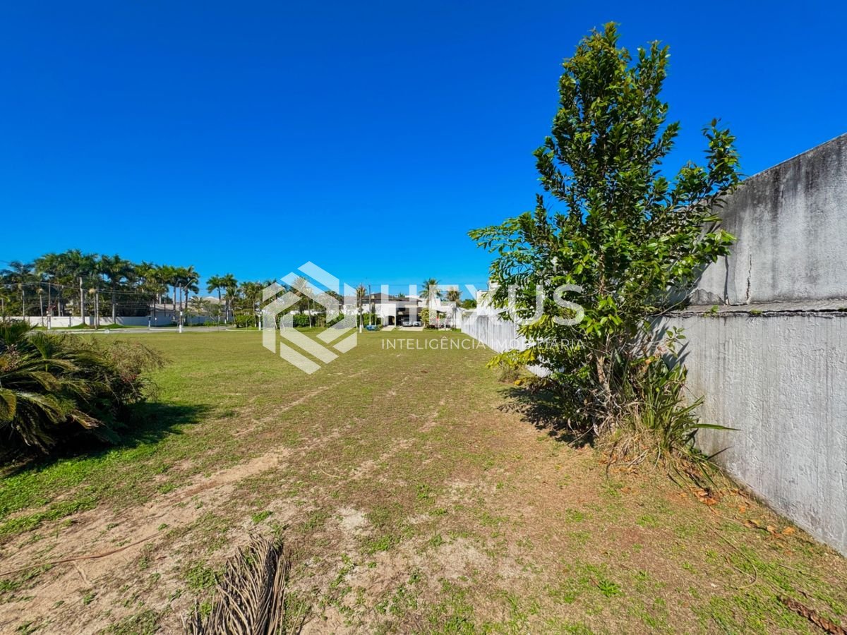 Foto 4 de Terreno de 1.182 m² frente avenida no Jardim Acapulco, Guarujá