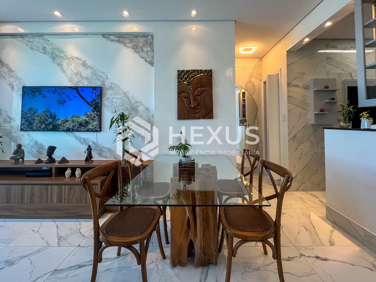 Foto 5 de Apartamento reformado frente mar com varanda vista mar nas Pitangueiras, Guarujá
