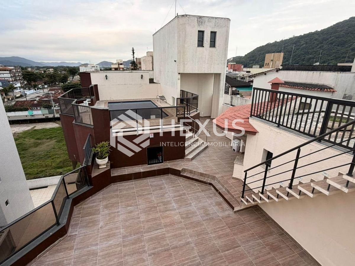 Foto 2 de Apartamento com varanda e lazer a 300m da praia na região do Tortugas na Enseada, Guarujá
