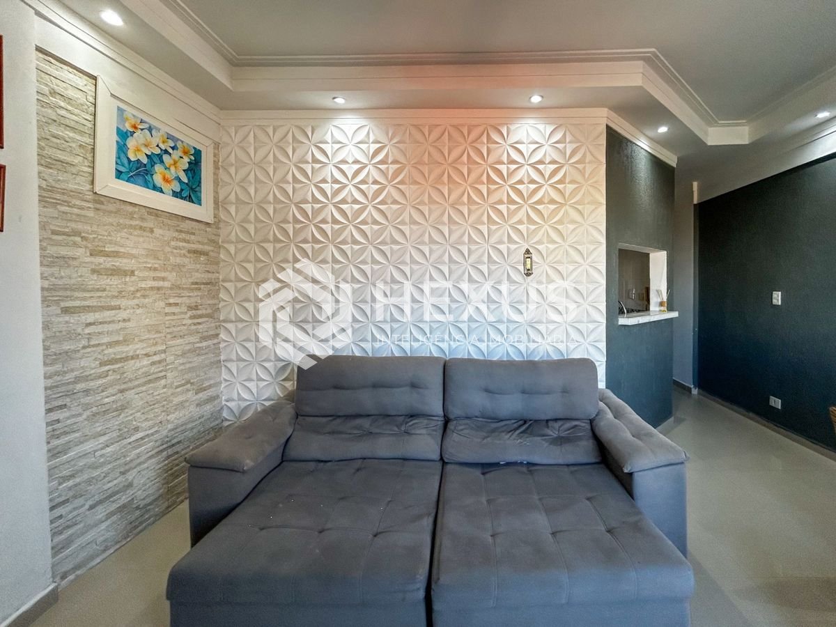 Foto 4 de Apartamento reformado com varanda vista mar e lazer a 600m da praia na Enseada, Guarujá