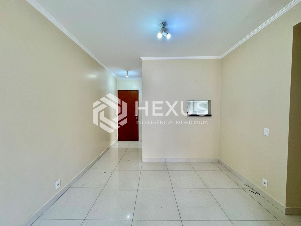 Foto 5 de Apartamento reformado com varanda e lazer a 500m da praia na Enseada, Guarujá