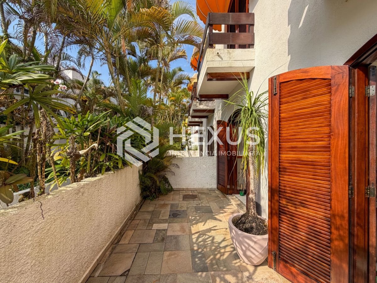Casa na Enseada — foto 1