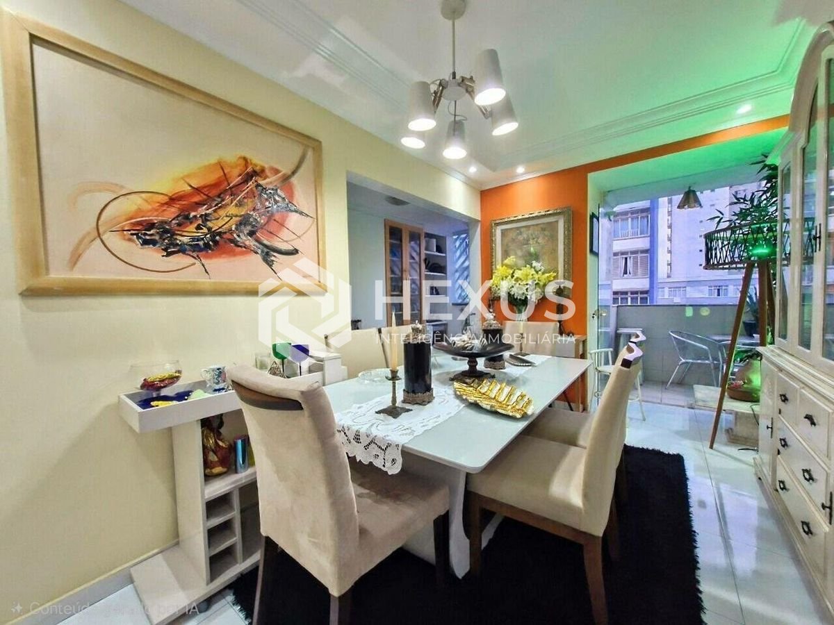 Foto 5 de Apartamento reformado com varanda a 1 quadra da praia nas Pitangueiras, Guarujá