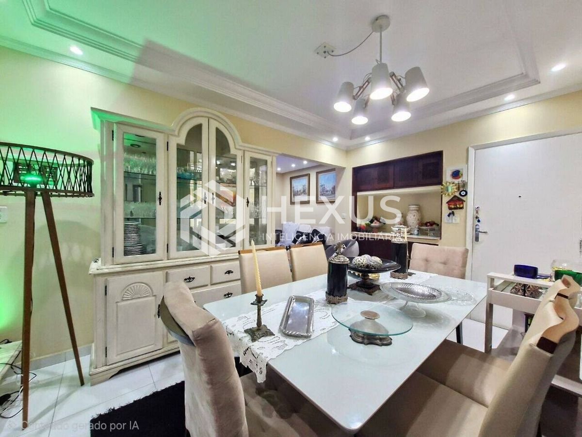 Foto 4 de Apartamento reformado com varanda a 1 quadra da praia nas Pitangueiras, Guarujá