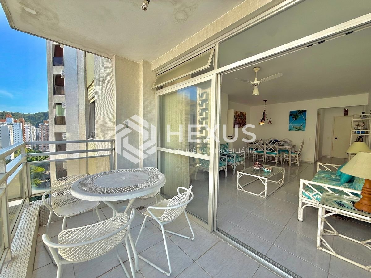 Foto 3 de Apartamento à Venda na Praia das Pitangueiras