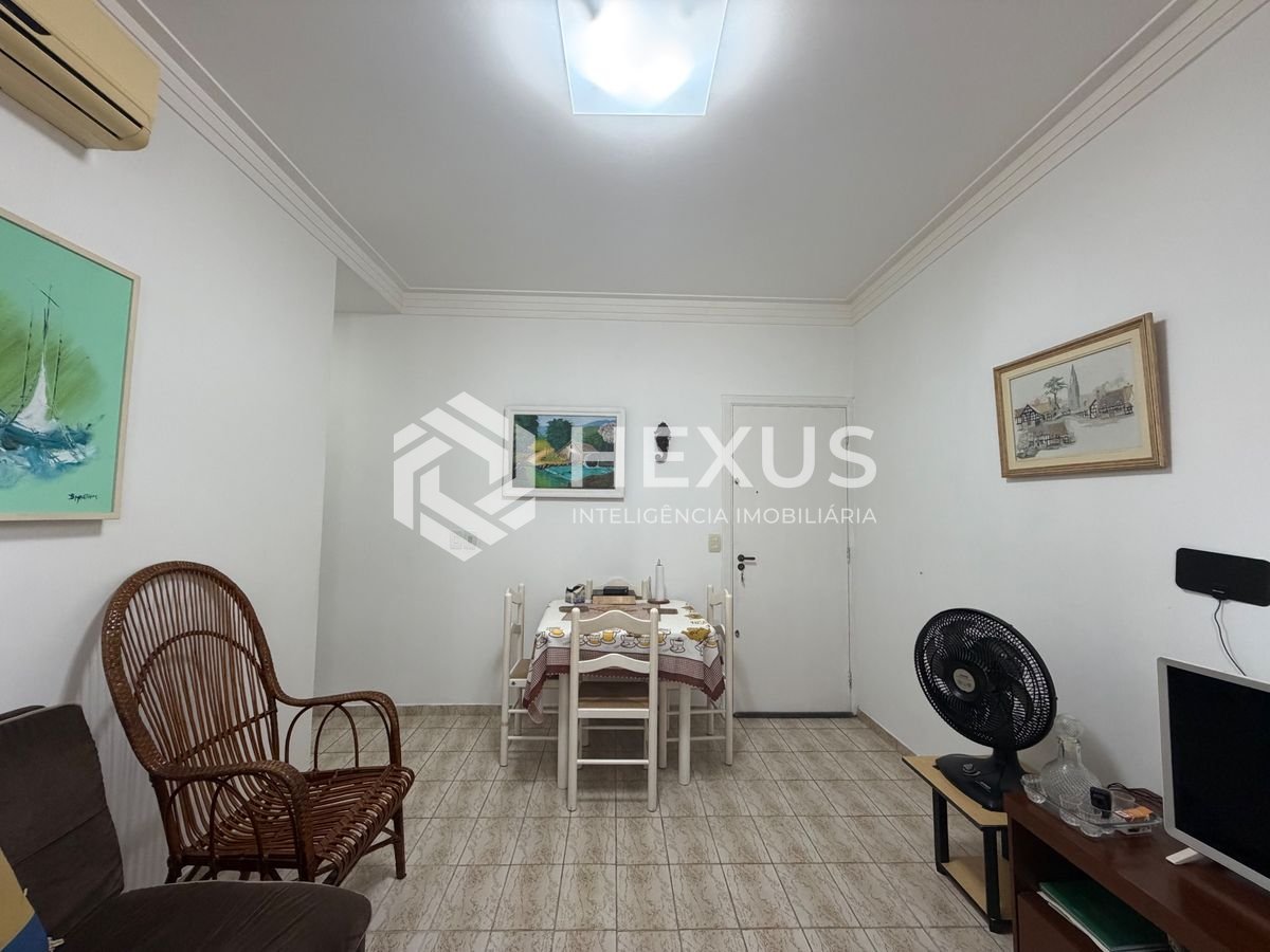Foto 4 de Apartamento com varanda e lazer a 500m da praia na Enseada, Guarujá