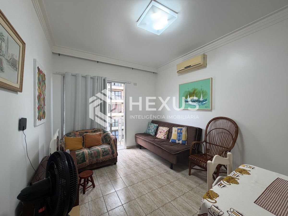 Foto 3 de Apartamento com varanda e lazer a 500m da praia na Enseada, Guarujá